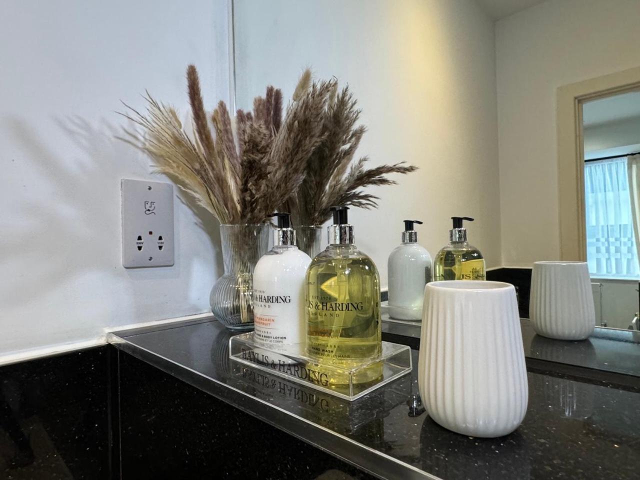 Luxury 2 Bedroom Apartment In Central Croydon With Free Parking Zewnętrze zdjęcie